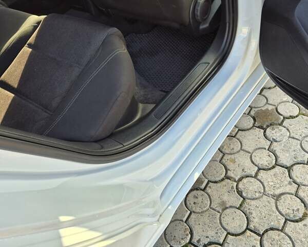 Білий Фольксваген Пассат, об'ємом двигуна 1.97 л та пробігом 302 тис. км за 13200 $, фото 24 на Automoto.ua