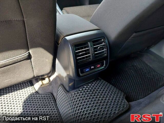 Белый Фольксваген Пассат, объемом двигателя 2 л и пробегом 320 тыс. км за 14700 $, фото 8 на Automoto.ua