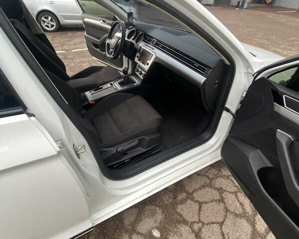 Білий Фольксваген Пассат, об'ємом двигуна 1.97 л та пробігом 260 тис. км за 15200 $, фото 16 на Automoto.ua