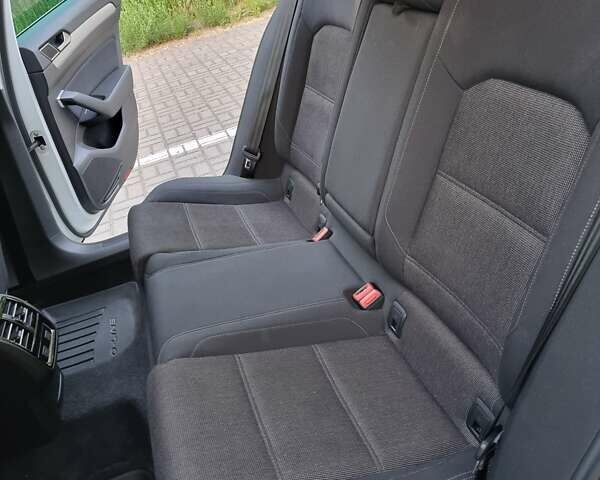 Белый Фольксваген Пассат, объемом двигателя 1.6 л и пробегом 267 тыс. км за 12750 $, фото 37 на Automoto.ua