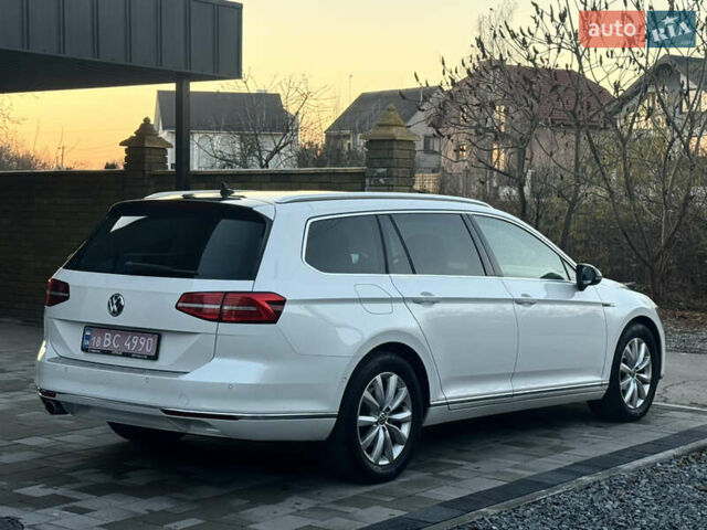 Білий Фольксваген Пассат, об'ємом двигуна 2 л та пробігом 215 тис. км за 16999 $, фото 17 на Automoto.ua