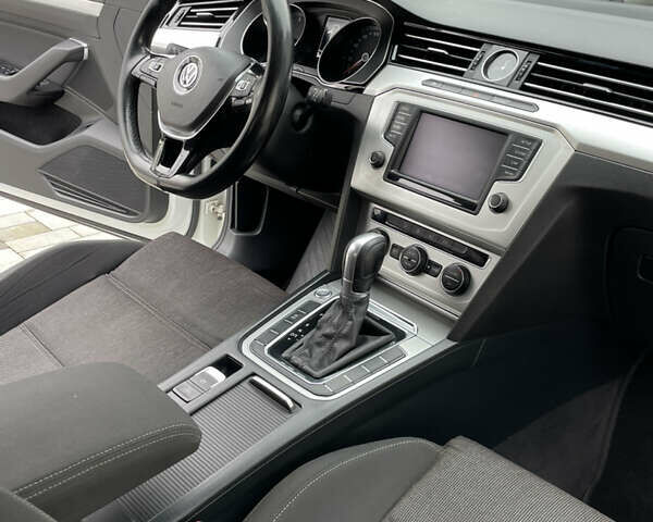 Белый Фольксваген Пассат, объемом двигателя 1.97 л и пробегом 295 тыс. км за 13400 $, фото 21 на Automoto.ua