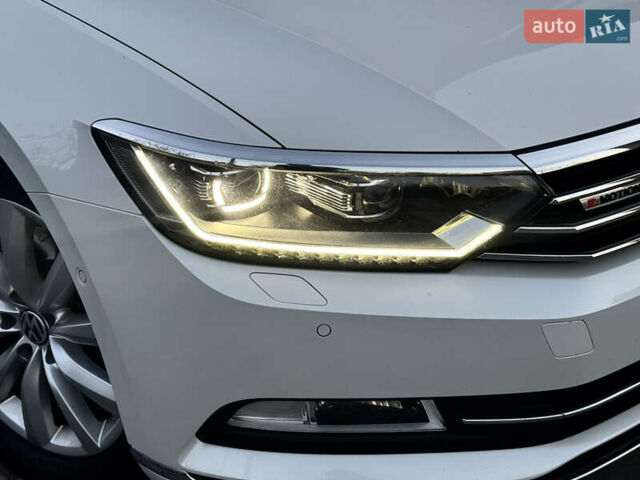 Білий Фольксваген Пассат, об'ємом двигуна 2 л та пробігом 215 тис. км за 16999 $, фото 6 на Automoto.ua