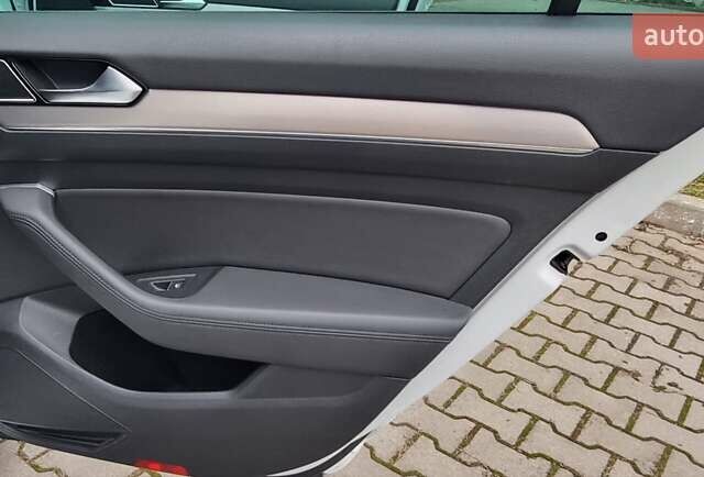 Білий Фольксваген Пассат, об'ємом двигуна 1.97 л та пробігом 245 тис. км за 16500 $, фото 29 на Automoto.ua