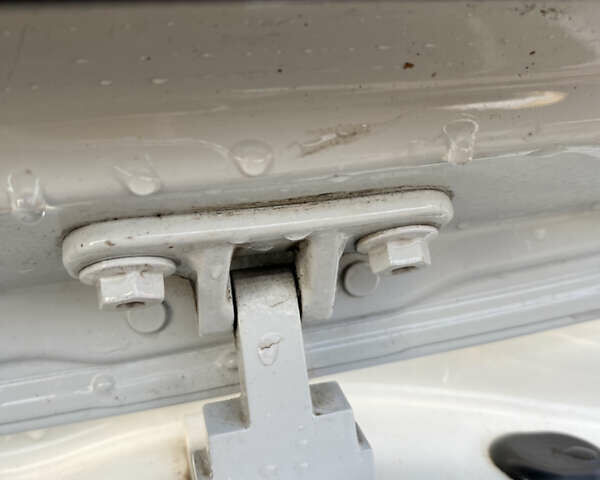 Белый Фольксваген Пассат, объемом двигателя 2 л и пробегом 245 тыс. км за 15900 $, фото 17 на Automoto.ua