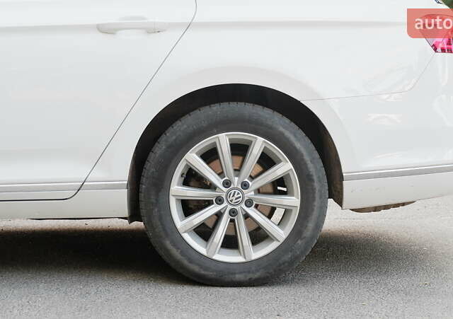 Белый Фольксваген Пассат, объемом двигателя 2 л и пробегом 280 тыс. км за 16400 $, фото 39 на Automoto.ua