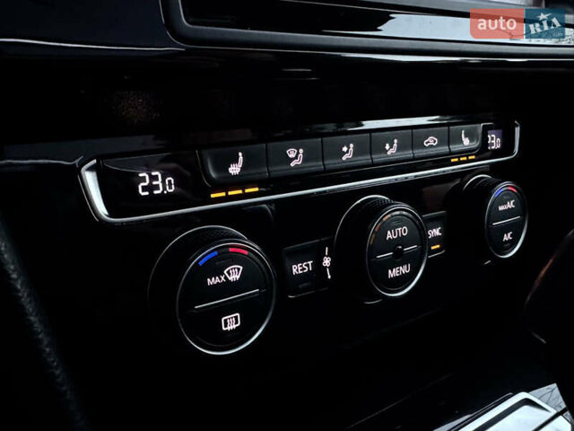 Білий Фольксваген Пассат, об'ємом двигуна 2 л та пробігом 215 тис. км за 16999 $, фото 43 на Automoto.ua