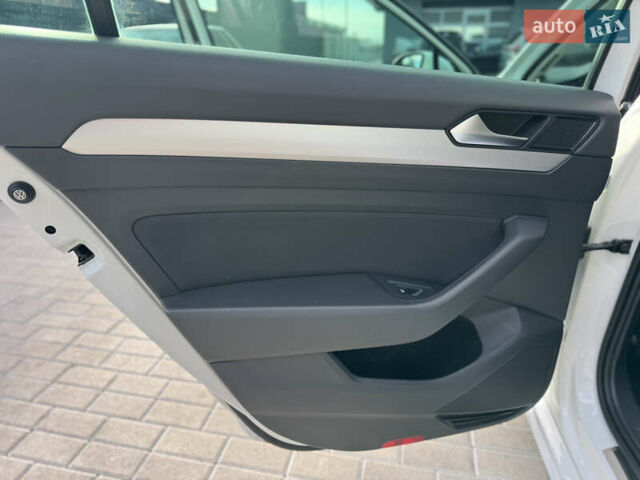 Белый Фольксваген Пассат, объемом двигателя 2 л и пробегом 291 тыс. км за 13500 $, фото 41 на Automoto.ua