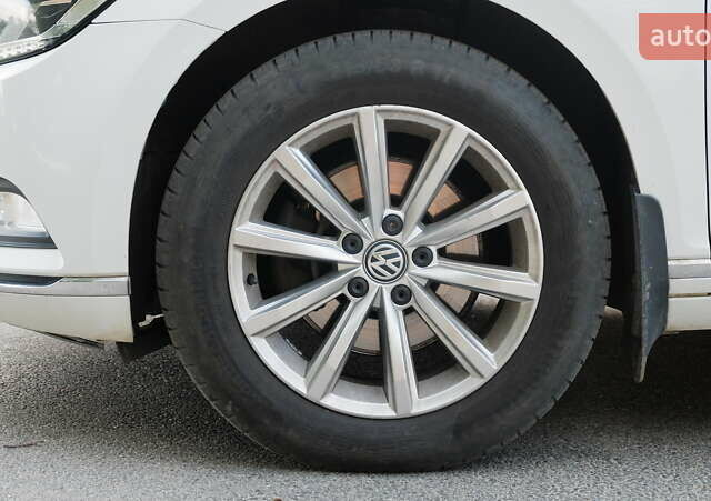 Белый Фольксваген Пассат, объемом двигателя 2 л и пробегом 280 тыс. км за 16400 $, фото 38 на Automoto.ua