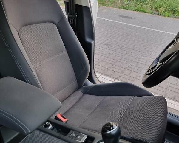 Белый Фольксваген Пассат, объемом двигателя 1.6 л и пробегом 267 тыс. км за 12750 $, фото 33 на Automoto.ua