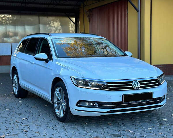 Белый Фольксваген Пассат, объемом двигателя 1.97 л и пробегом 184 тыс. км за 16500 $, фото 8 на Automoto.ua