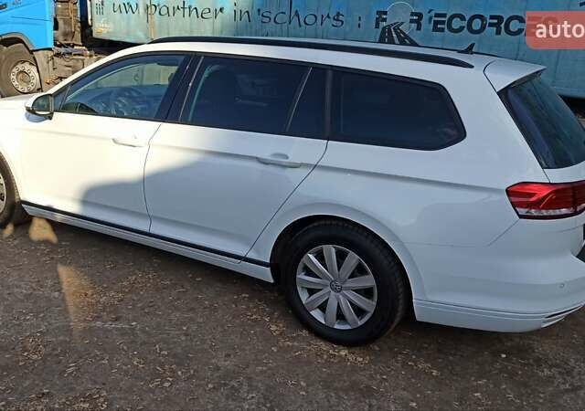 Белый Фольксваген Пассат, объемом двигателя 1.97 л и пробегом 211 тыс. км за 13300 $, фото 11 на Automoto.ua