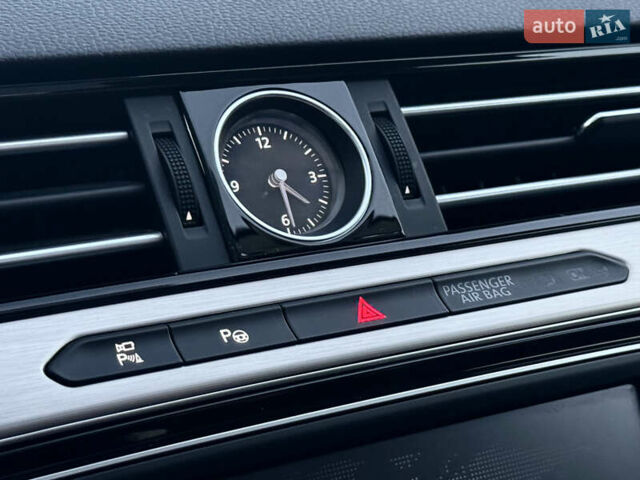 Білий Фольксваген Пассат, об'ємом двигуна 2 л та пробігом 215 тис. км за 16999 $, фото 44 на Automoto.ua