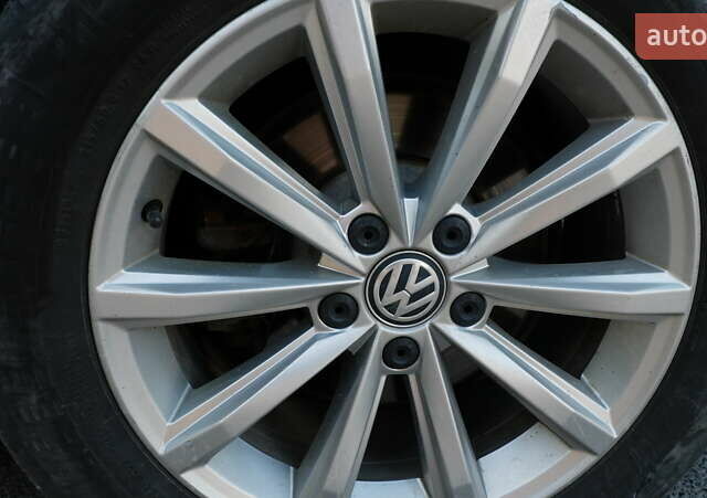 Белый Фольксваген Пассат, объемом двигателя 2 л и пробегом 280 тыс. км за 16400 $, фото 47 на Automoto.ua