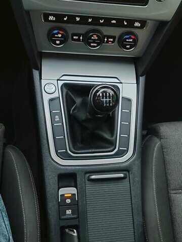 Белый Фольксваген Пассат, объемом двигателя 2 л и пробегом 270 тыс. км за 15000 $, фото 18 на Automoto.ua