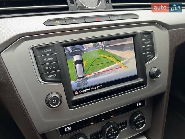 Белый Фольксваген Пассат, объемом двигателя 1.6 л и пробегом 221 тыс. км за 15500 $, фото 11 на Automoto.ua