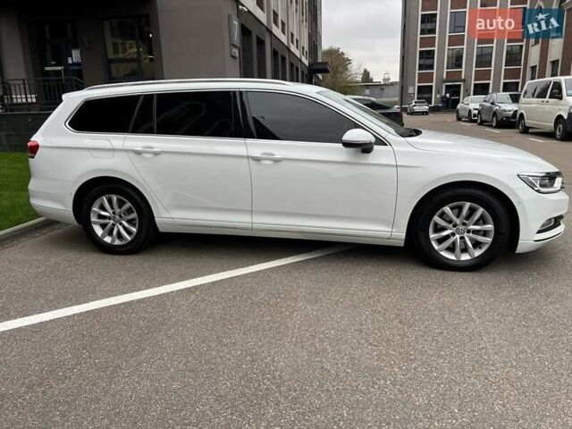 Белый Фольксваген Пассат, объемом двигателя 1.6 л и пробегом 221 тыс. км за 15500 $, фото 3 на Automoto.ua