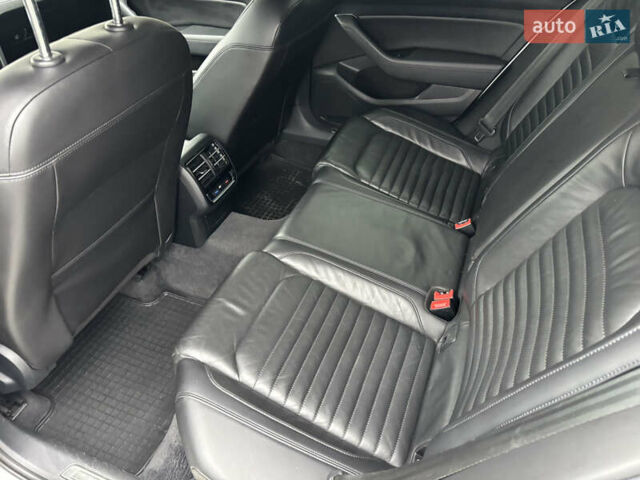 Белый Фольксваген Пассат, объемом двигателя 1.97 л и пробегом 246 тыс. км за 14999 $, фото 15 на Automoto.ua