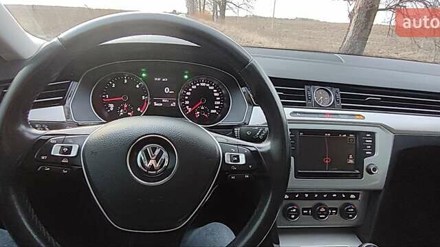 Белый Фольксваген Пассат, объемом двигателя 2 л и пробегом 270 тыс. км за 15000 $, фото 16 на Automoto.ua