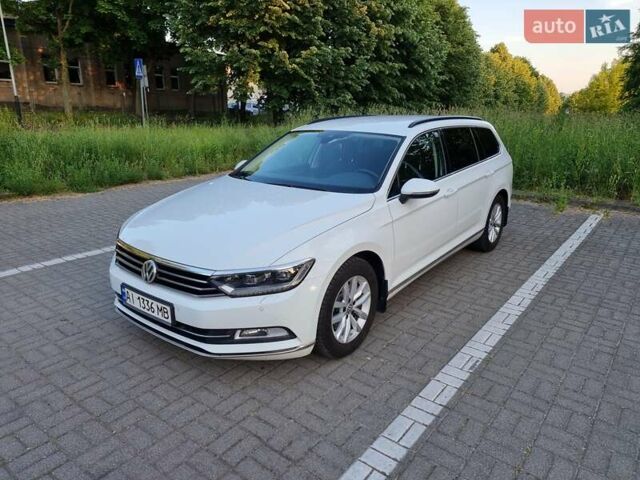 Белый Фольксваген Пассат, объемом двигателя 1.6 л и пробегом 267 тыс. км за 12750 $, фото 4 на Automoto.ua