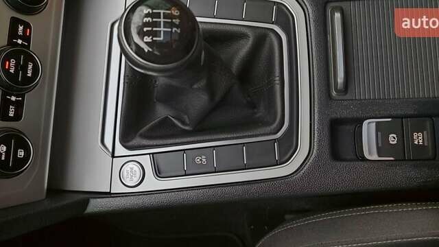 Белый Фольксваген Пассат, объемом двигателя 2 л и пробегом 270 тыс. км за 15000 $, фото 17 на Automoto.ua