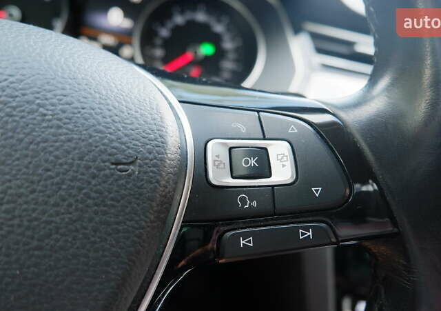 Белый Фольксваген Пассат, объемом двигателя 2 л и пробегом 280 тыс. км за 16400 $, фото 23 на Automoto.ua