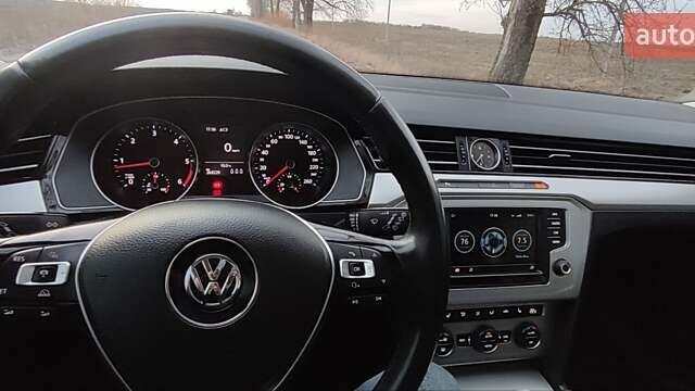 Белый Фольксваген Пассат, объемом двигателя 2 л и пробегом 270 тыс. км за 15000 $, фото 14 на Automoto.ua