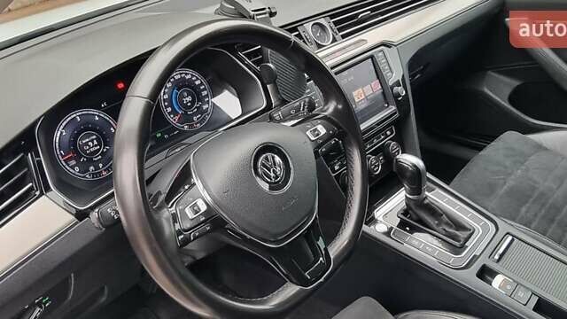 Білий Фольксваген Пассат, об'ємом двигуна 1.97 л та пробігом 245 тис. км за 16500 $, фото 32 на Automoto.ua