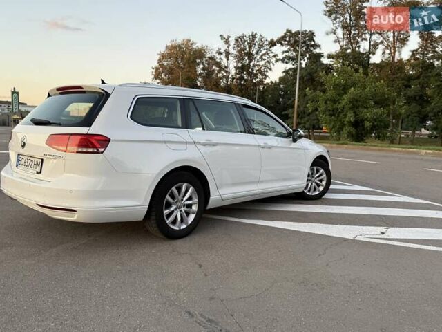 Белый Фольксваген Пассат, объемом двигателя 1.97 л и пробегом 292 тыс. км за 14000 $, фото 4 на Automoto.ua