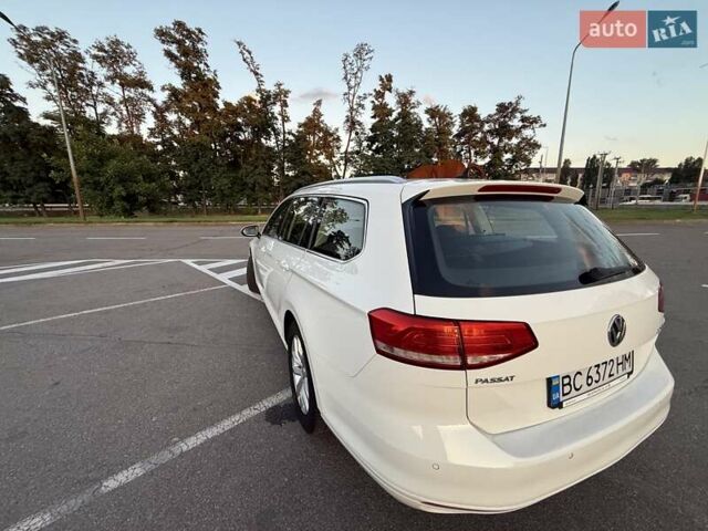 Белый Фольксваген Пассат, объемом двигателя 1.97 л и пробегом 292 тыс. км за 14000 $, фото 5 на Automoto.ua