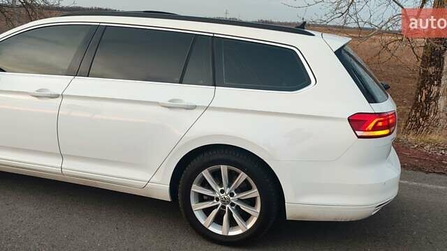 Белый Фольксваген Пассат, объемом двигателя 2 л и пробегом 270 тыс. км за 15000 $, фото 7 на Automoto.ua