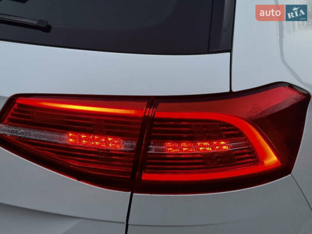 Білий Фольксваген Пассат, об'ємом двигуна 2 л та пробігом 215 тис. км за 16999 $, фото 30 на Automoto.ua