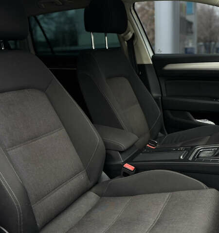 Білий Фольксваген Пассат, об'ємом двигуна 1.97 л та пробігом 301 тис. км за 14999 $, фото 11 на Automoto.ua