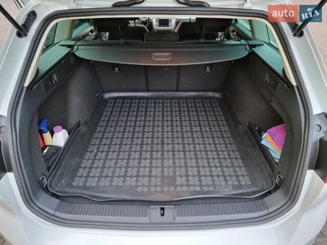 Белый Фольксваген Пассат, объемом двигателя 1.6 л и пробегом 267 тыс. км за 12750 $, фото 41 на Automoto.ua