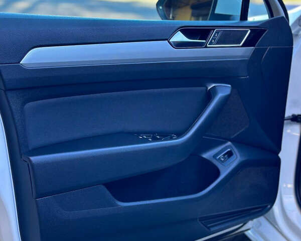 Белый Фольксваген Пассат, объемом двигателя 1.97 л и пробегом 184 тыс. км за 16500 $, фото 40 на Automoto.ua