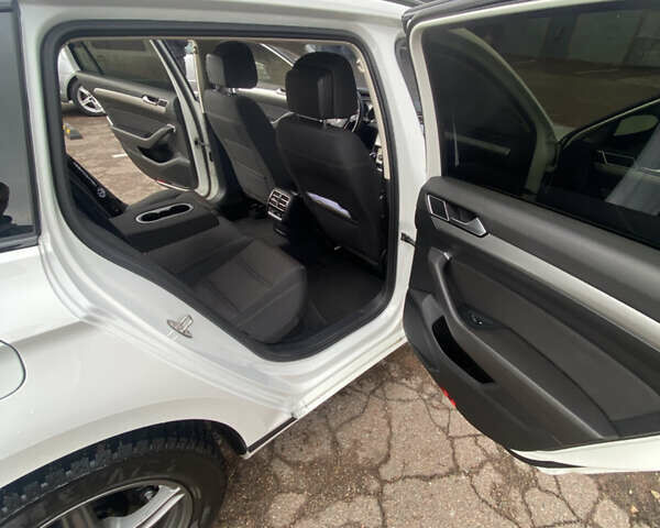 Білий Фольксваген Пассат, об'ємом двигуна 1.97 л та пробігом 260 тис. км за 15200 $, фото 15 на Automoto.ua