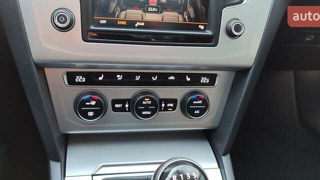 Белый Фольксваген Пассат, объемом двигателя 2 л и пробегом 270 тыс. км за 15000 $, фото 19 на Automoto.ua