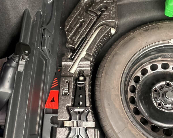 Білий Фольксваген Пассат, об'ємом двигуна 1.97 л та пробігом 312 тис. км за 13200 $, фото 15 на Automoto.ua