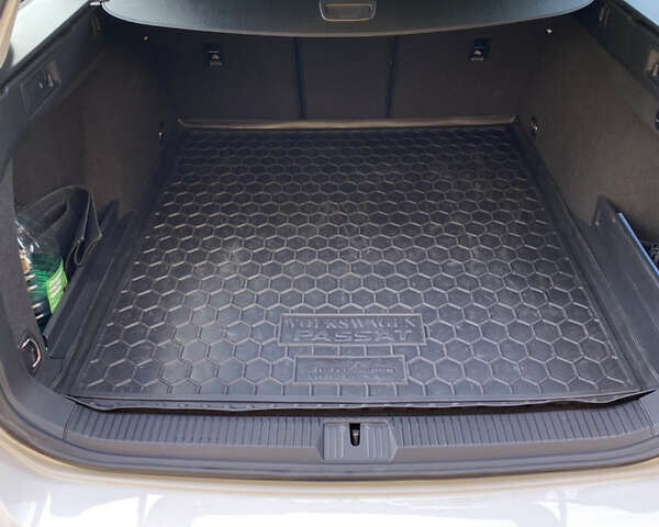 Белый Фольксваген Пассат, объемом двигателя 1.97 л и пробегом 258 тыс. км за 14900 $, фото 14 на Automoto.ua