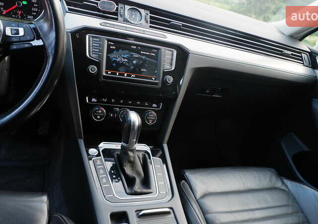 Белый Фольксваген Пассат, объемом двигателя 2 л и пробегом 280 тыс. км за 16400 $, фото 61 на Automoto.ua