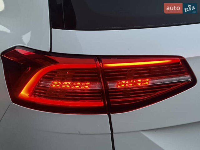 Білий Фольксваген Пассат, об'ємом двигуна 2 л та пробігом 215 тис. км за 16999 $, фото 29 на Automoto.ua