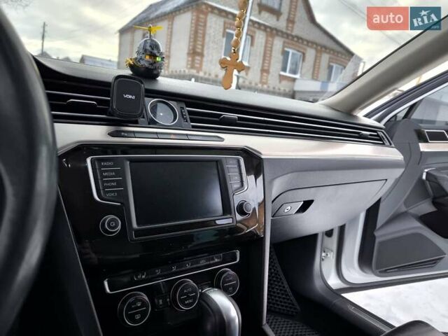 Белый Фольксваген Пассат, объемом двигателя 1.97 л и пробегом 374 тыс. км за 15500 $, фото 41 на Automoto.ua