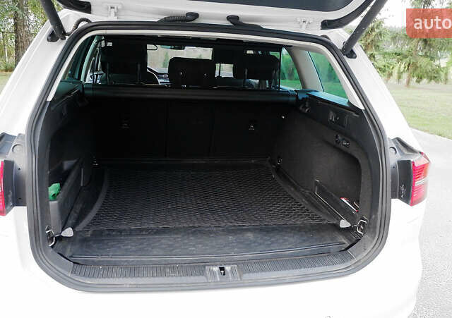 Белый Фольксваген Пассат, объемом двигателя 2 л и пробегом 280 тыс. км за 16400 $, фото 9 на Automoto.ua