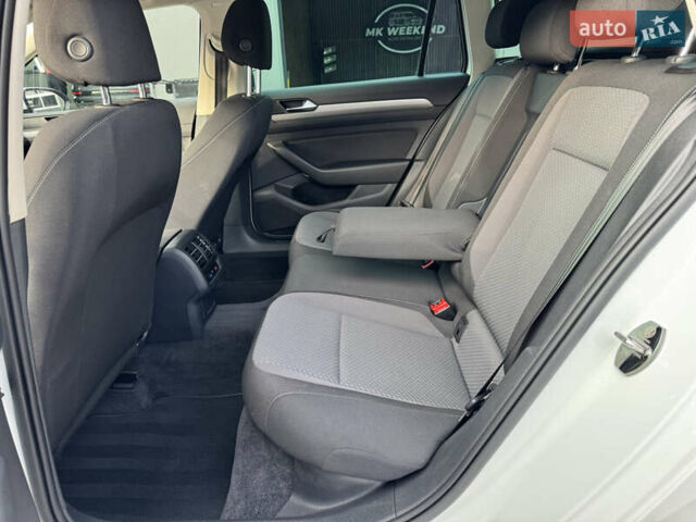 Белый Фольксваген Пассат, объемом двигателя 2 л и пробегом 291 тыс. км за 13500 $, фото 31 на Automoto.ua