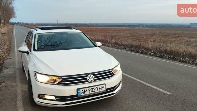 Белый Фольксваген Пассат, объемом двигателя 2 л и пробегом 270 тыс. км за 15000 $, фото 1 на Automoto.ua