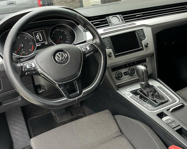 Белый Фольксваген Пассат, объемом двигателя 1.97 л и пробегом 295 тыс. км за 13400 $, фото 23 на Automoto.ua