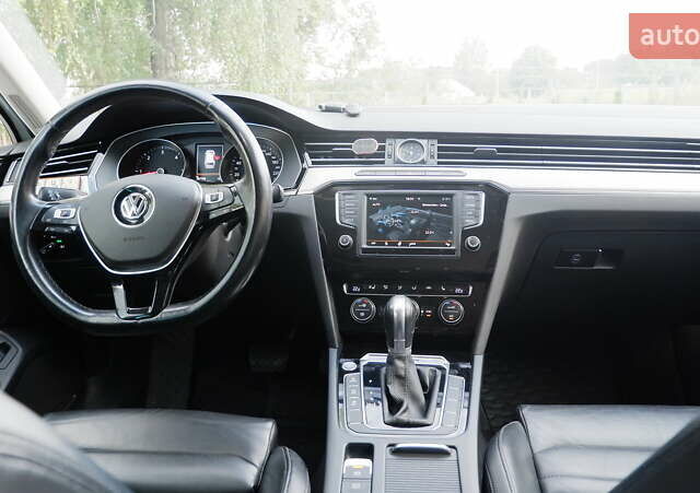 Белый Фольксваген Пассат, объемом двигателя 2 л и пробегом 280 тыс. км за 16400 $, фото 32 на Automoto.ua