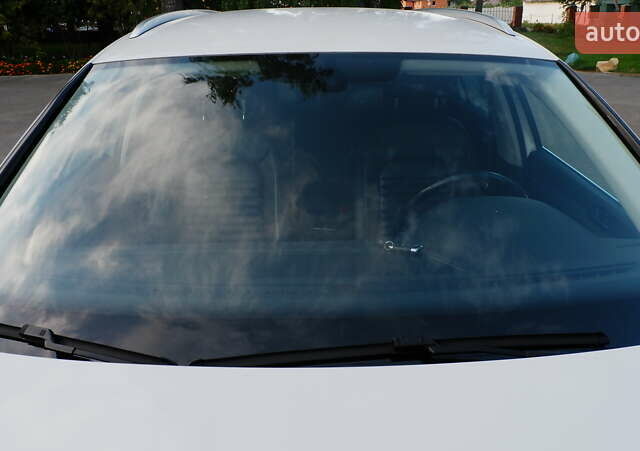 Белый Фольксваген Пассат, объемом двигателя 2 л и пробегом 280 тыс. км за 16400 $, фото 73 на Automoto.ua