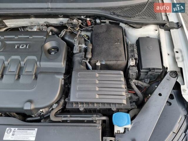 Белый Фольксваген Пассат, объемом двигателя 1.6 л и пробегом 267 тыс. км за 12750 $, фото 45 на Automoto.ua