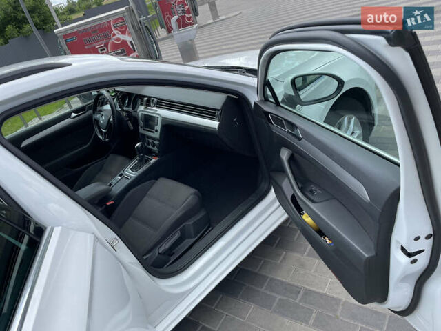 Белый Фольксваген Пассат, объемом двигателя 1.97 л и пробегом 295 тыс. км за 15200 $, фото 8 на Automoto.ua